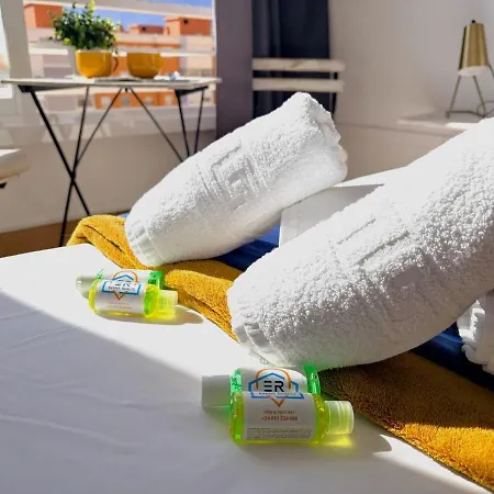Апартаменти Evans Realty Co Estudio En La Playa Y Piscina Торремолінос